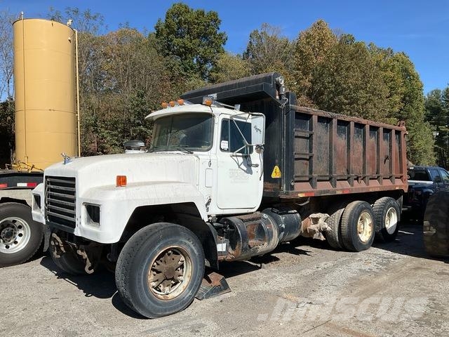 Mack RD690S Caminhões basculantes