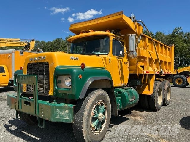 Mack RD690SX Tipper trucks