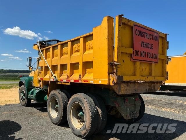 Mack RD690SX Tipper trucks