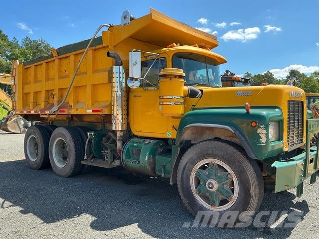 Mack RD690SX Tipper trucks