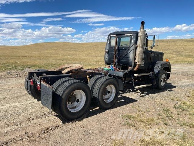 Mack RW713 Седельные тягачи