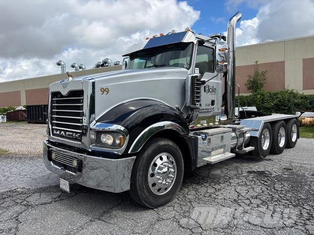 Mack TD713 Dragbilar