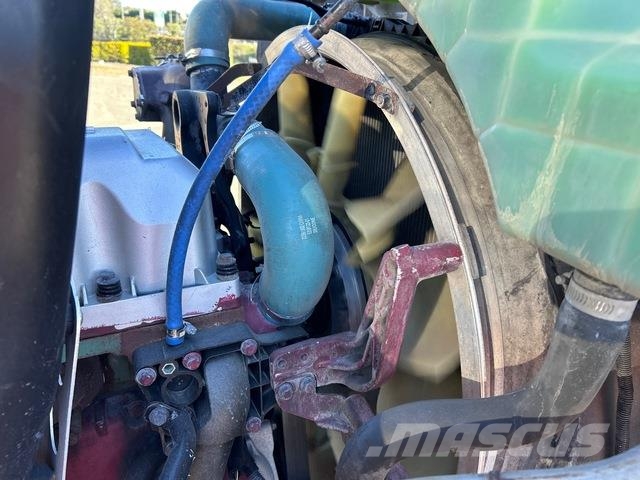 Mack Trident شاحنات قلابة