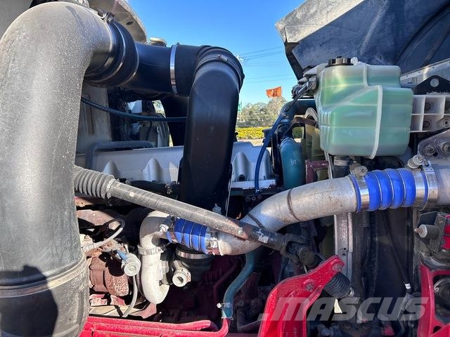 Mack Trident شاحنات قلابة