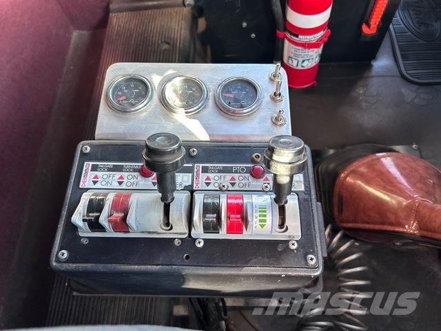 Mack Trident شاحنات قلابة
