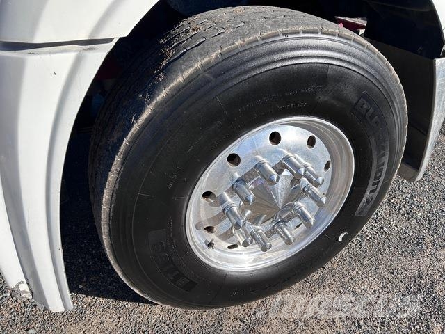 Mack Trident شاحنات قلابة