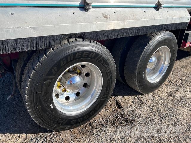 Mack Trident شاحنات قلابة