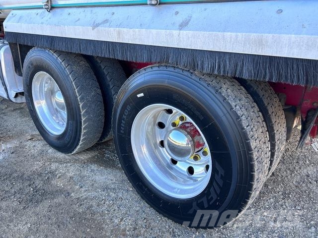 Mack Trident شاحنات قلابة