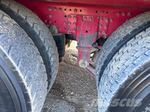 Mack Trident شاحنات قلابة