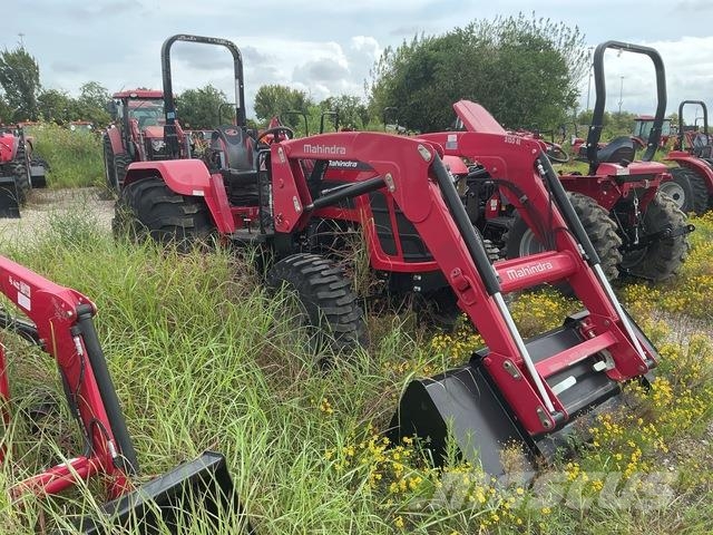 Mahindra 5145 Compact tractors