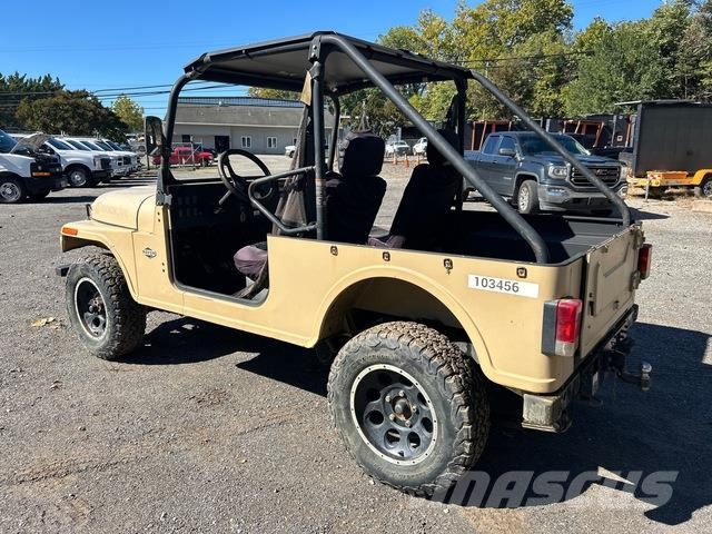 Mahindra Roxor ماكينات منفعة عامة