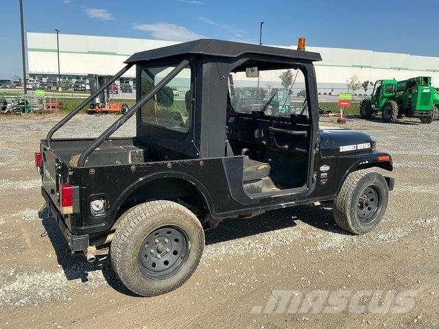 Mahindra Roxor ماكينات منفعة عامة