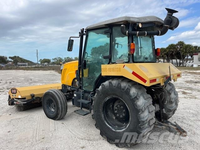 Massey Ferguson MF4608 جرارات مدمجة