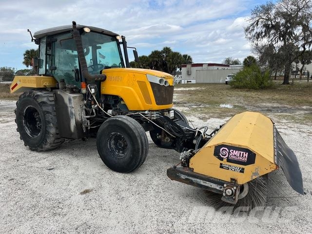 Massey Ferguson MF4608 جرارات مدمجة