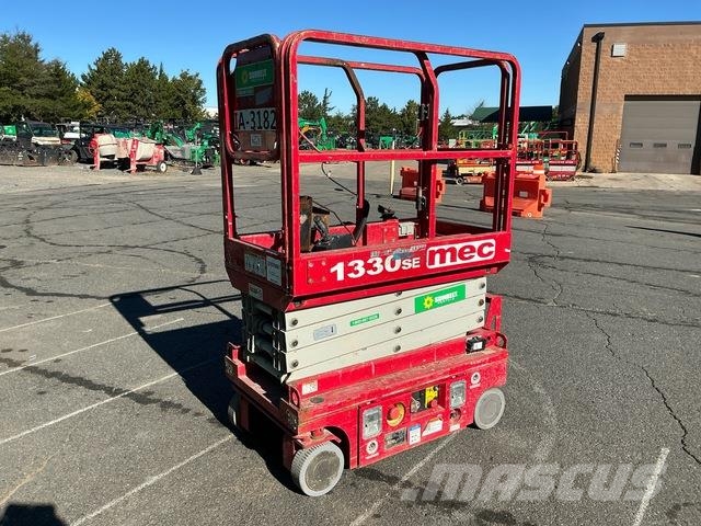 MEC 1330SE رافعات مقصية الشكل