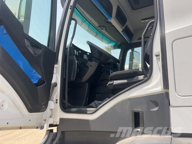 Mercedes-Benz Arocs 4240 شاحنات بمقصورة وهيكل