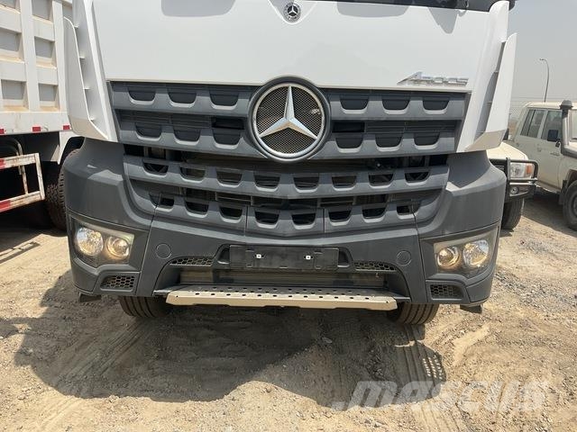 Mercedes-Benz Arocs 4240 شاحنات بمقصورة وهيكل