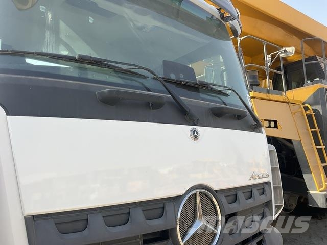 Mercedes-Benz Arocs 4240 شاحنات بمقصورة وهيكل