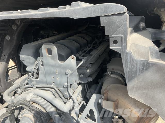 Mercedes-Benz Arocs 4240 شاحنات بمقصورة وهيكل