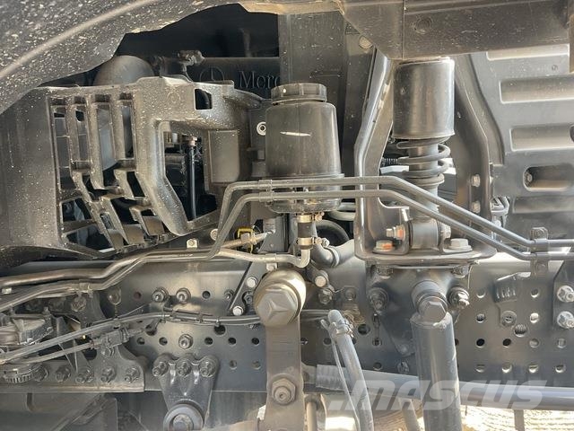 Mercedes-Benz Arocs 4240 شاحنات بمقصورة وهيكل