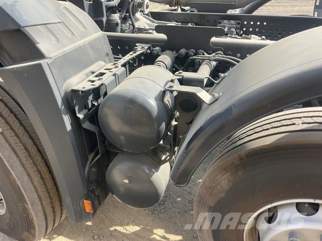 Mercedes-Benz Arocs 4240 شاحنات بمقصورة وهيكل