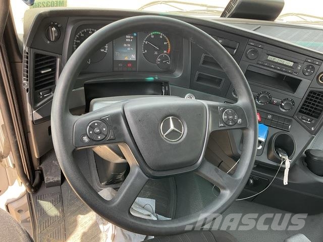 Mercedes-Benz Arocs 4240 شاحنات بمقصورة وهيكل