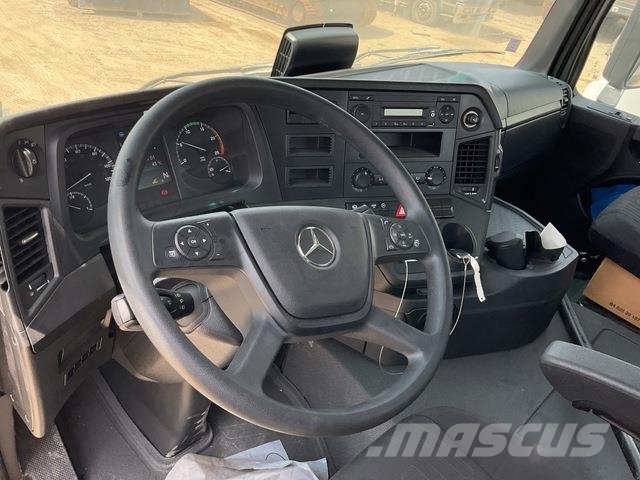 Mercedes-Benz Arocs 4240 شاحنات بمقصورة وهيكل