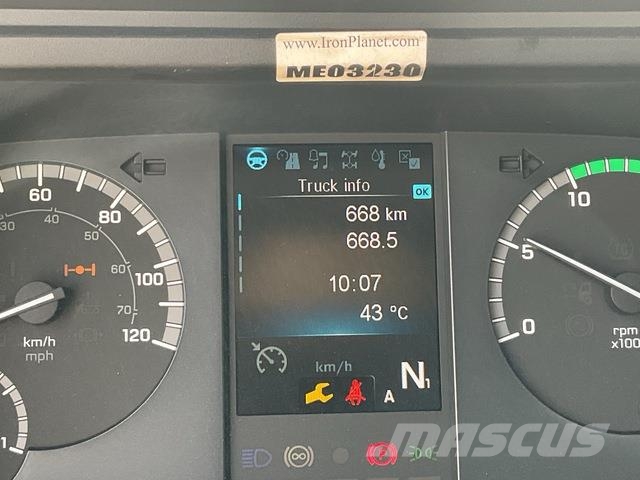 Mercedes-Benz Arocs 4240 شاحنات بمقصورة وهيكل