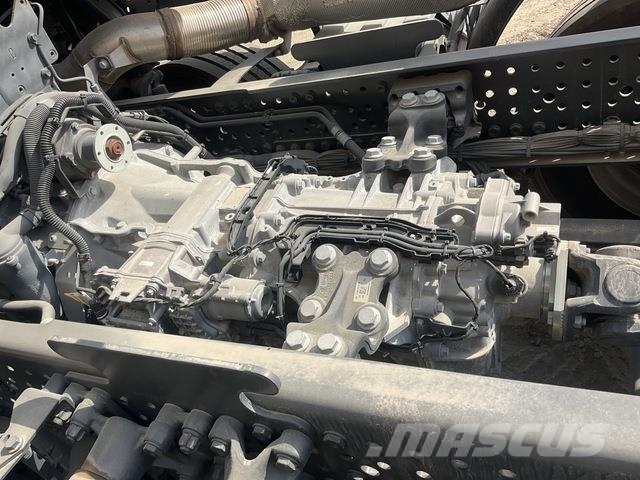 Mercedes-Benz Arocs 4240 شاحنات بمقصورة وهيكل