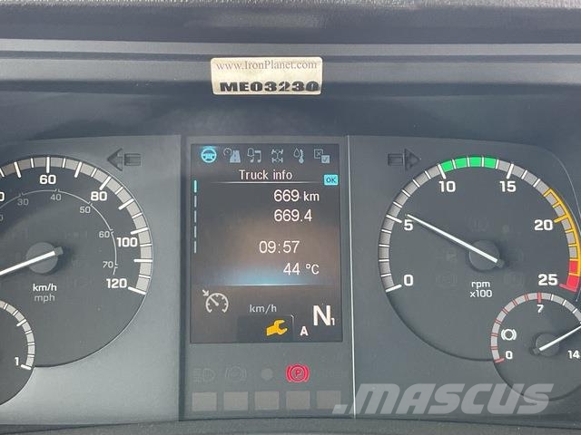 Mercedes-Benz Arocs 4240 شاحنات بمقصورة وهيكل