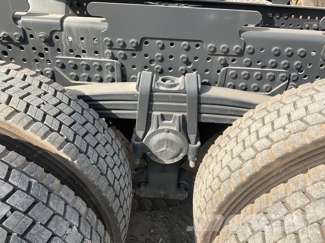 Mercedes-Benz Arocs 4240 شاحنات بمقصورة وهيكل
