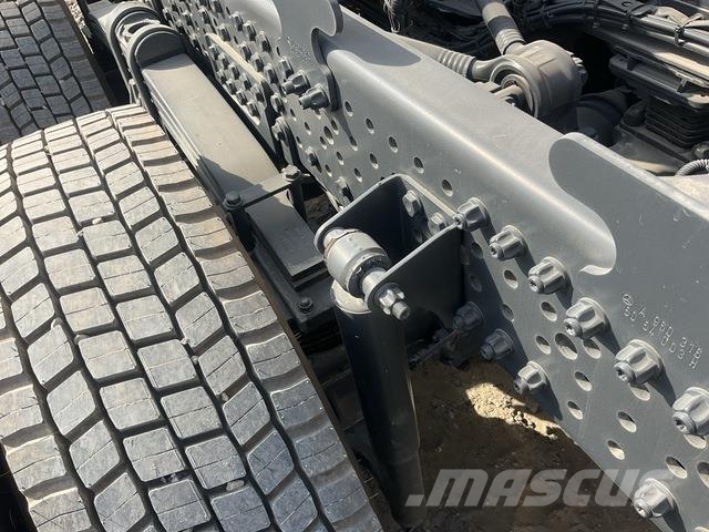 Mercedes-Benz Arocs 4240 شاحنات بمقصورة وهيكل