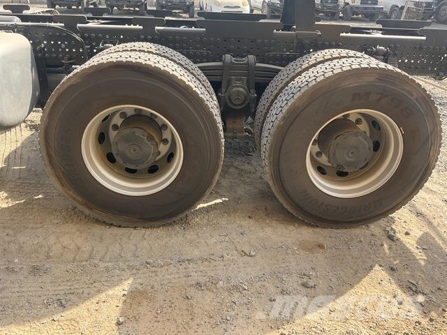 Mercedes-Benz Arocs 4240 شاحنات بمقصورة وهيكل