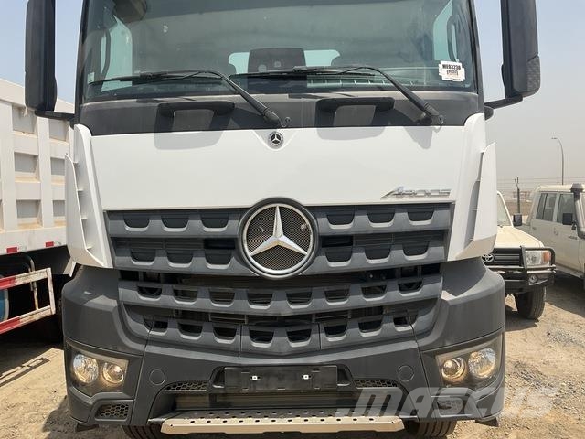 Mercedes-Benz Arocs 4240 شاحنات بمقصورة وهيكل