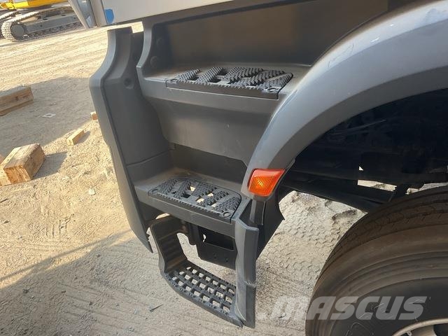 Mercedes-Benz Arocs 4240 キャブ付きシャーシ