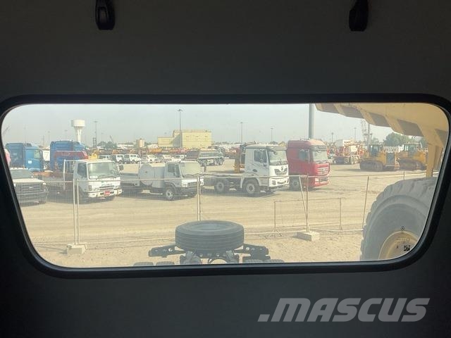 Mercedes-Benz Arocs 4240 キャブ付きシャーシ
