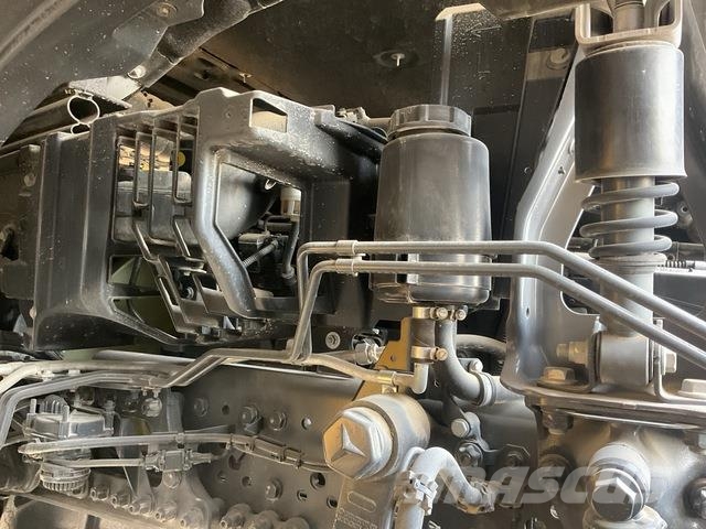 Mercedes-Benz Arocs 4240 キャブ付きシャーシ