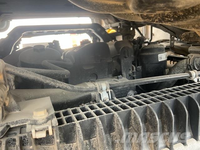 Mercedes-Benz Arocs 4240 キャブ付きシャーシ