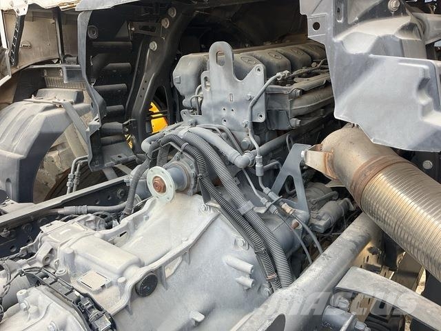 Mercedes-Benz Arocs 4240 キャブ付きシャーシ