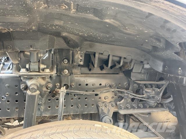 Mercedes-Benz Arocs 4240 キャブ付きシャーシ