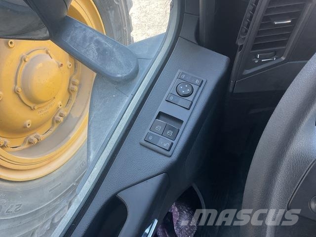 Mercedes-Benz Arocs 4240 キャブ付きシャーシ