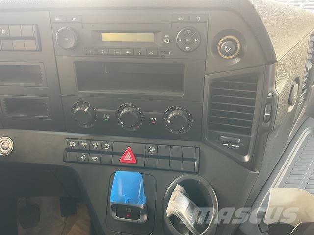 Mercedes-Benz Arocs 4240 キャブ付きシャーシ