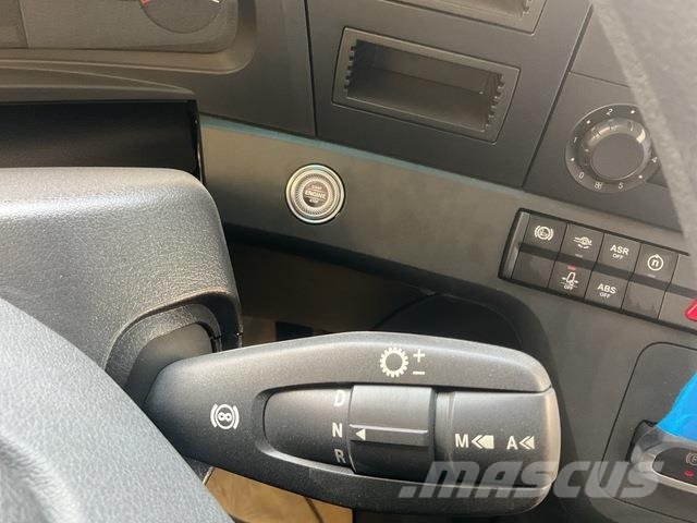Mercedes-Benz Arocs 4240 キャブ付きシャーシ