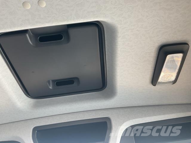 Mercedes-Benz Arocs 4240 キャブ付きシャーシ