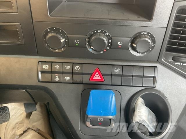 Mercedes-Benz Arocs 4240 キャブ付きシャーシ