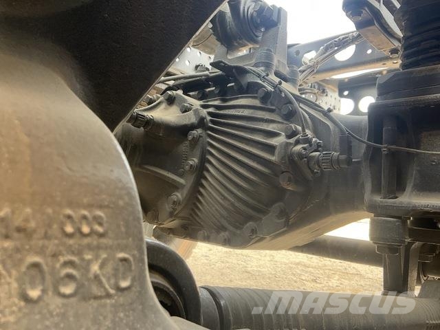 Mercedes-Benz Arocs 4240 キャブ付きシャーシ