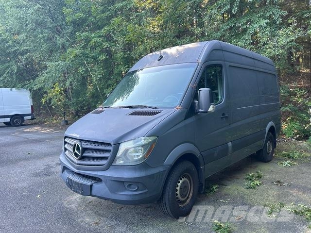 Mercedes-Benz Sprinter 패널 화물차