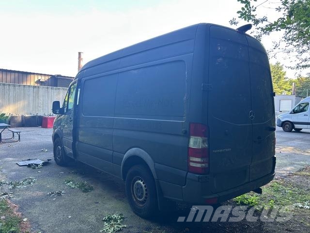 Mercedes-Benz Sprinter 패널 화물차
