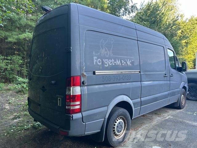 Mercedes-Benz Sprinter 패널 화물차