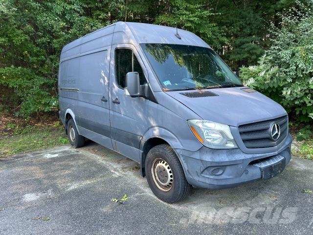 Mercedes-Benz Sprinter 패널 화물차